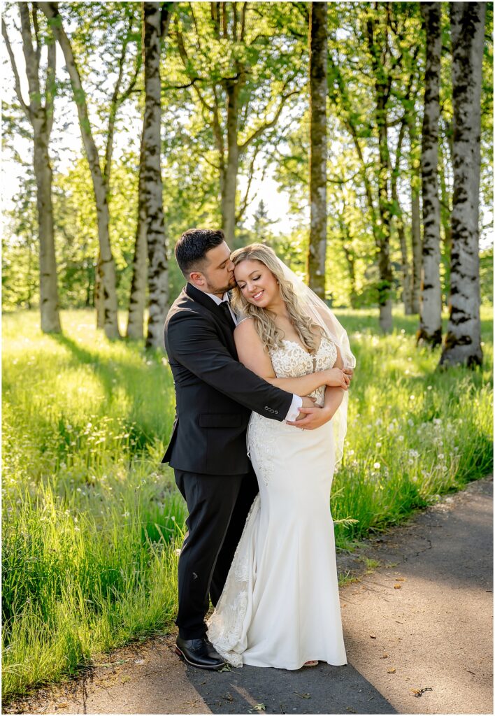Beautiful wedding couple at the Evergreen Lodge in Mcminnville Oregon. Wedding photography